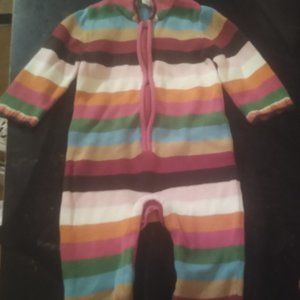 6-12 months KNITTED ONSIE BY GAP colors are brighter in person